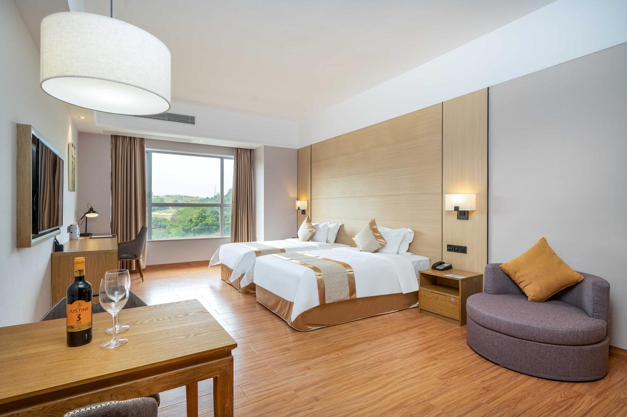 Phoenix Hill Hotel Dongguan - Golf Course Shop Экстерьер фото