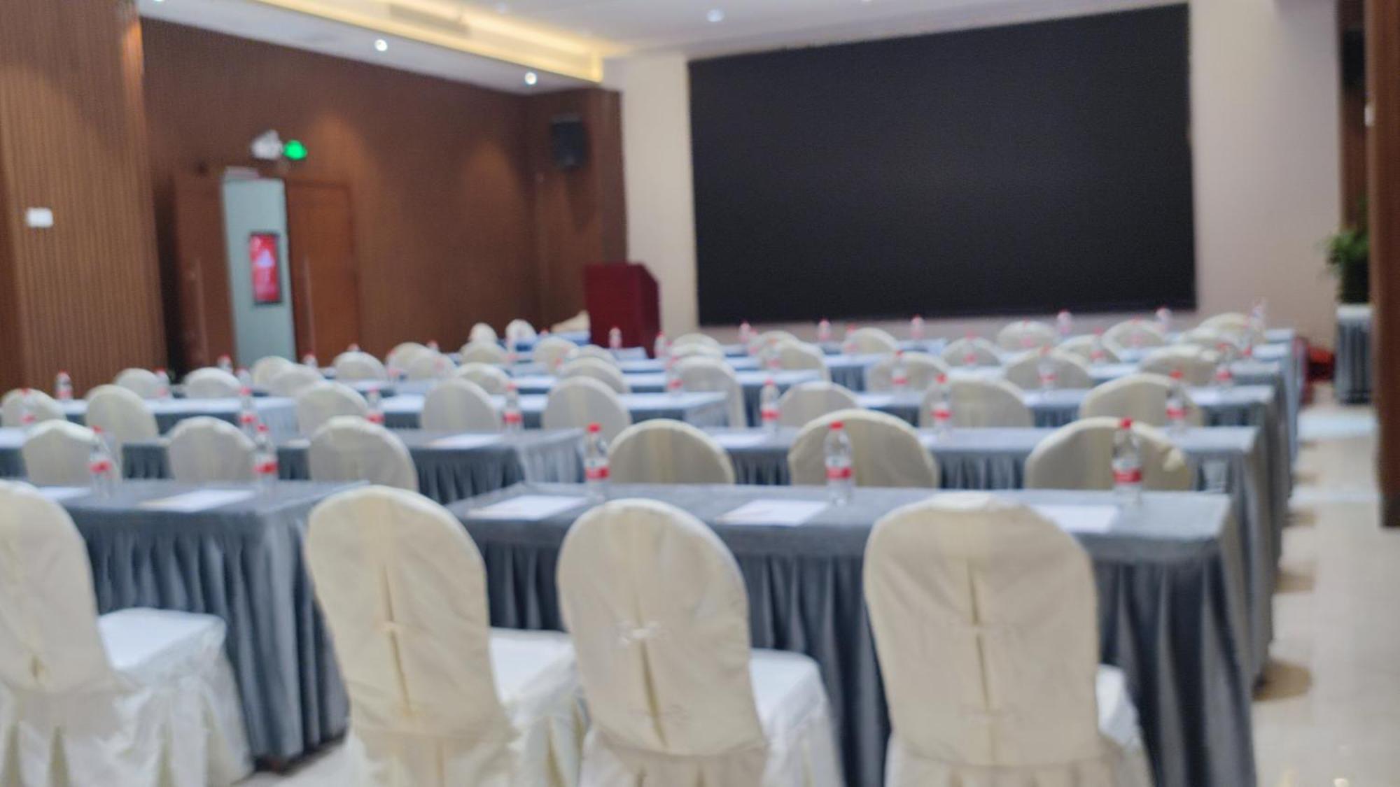 Phoenix Hill Hotel Dongguan - Golf Course Shop Экстерьер фото